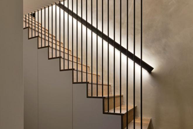 Dažytas metalo vamzdukas.